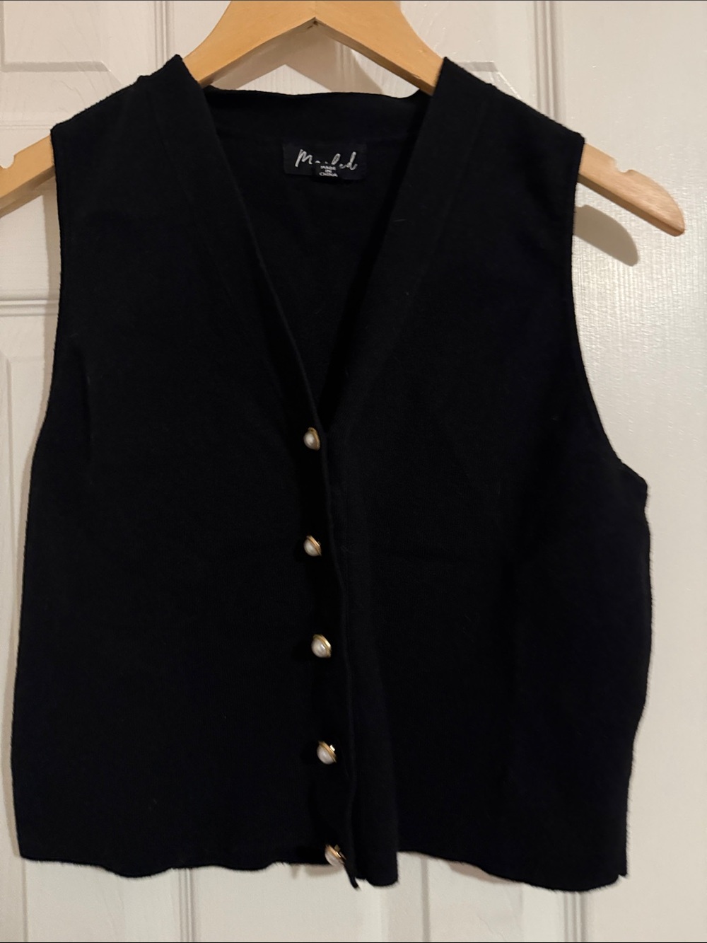 Marled Black Knit V-Neck Crop Vest - m